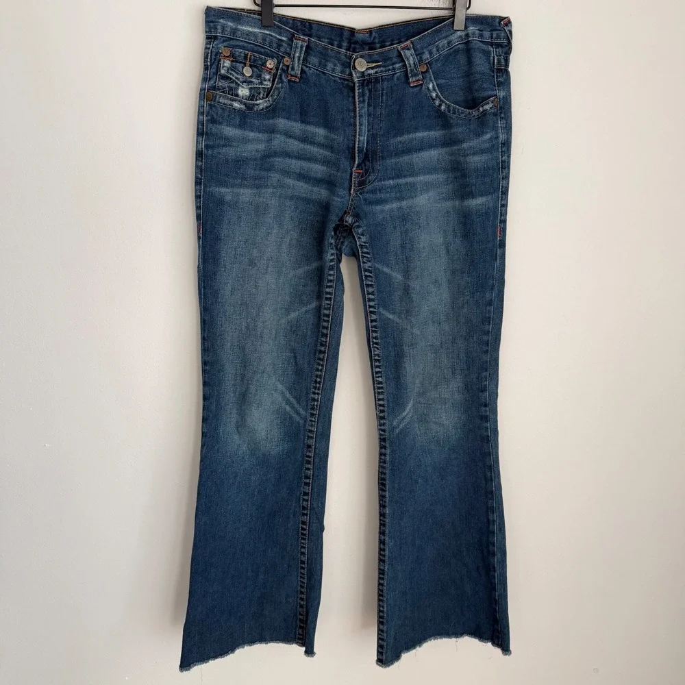 Vintage Y2K True Religion Bobby embroidered jeans 33 flared boho casual